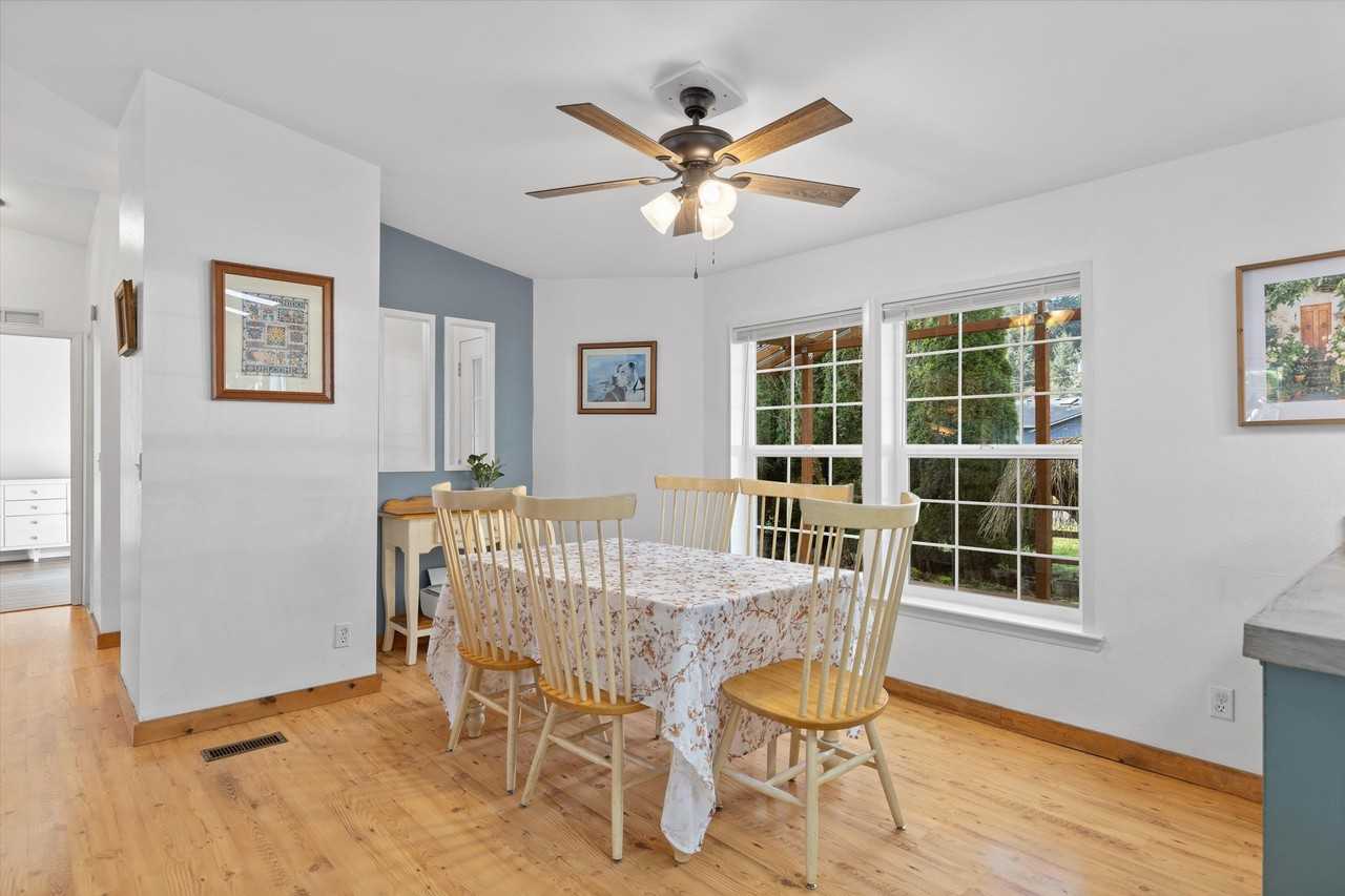 2347 N Chinook Ln - Photo 6 of 40