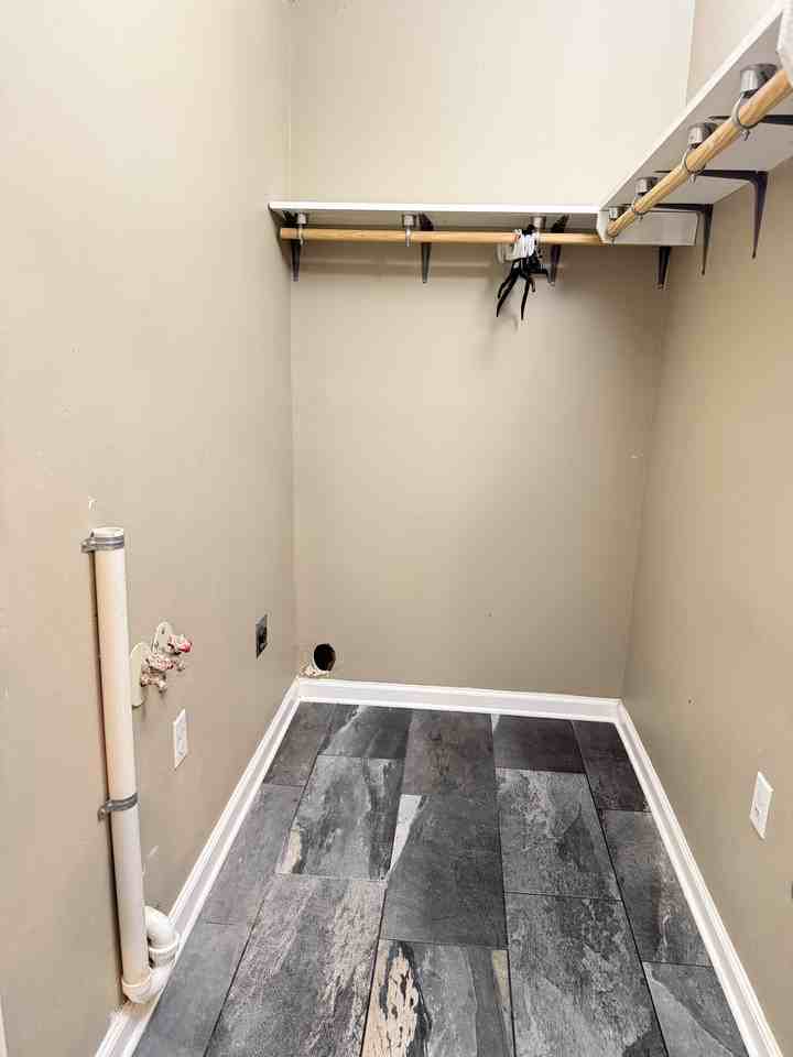 1442 Clinton Dr - Photo 6 of 15