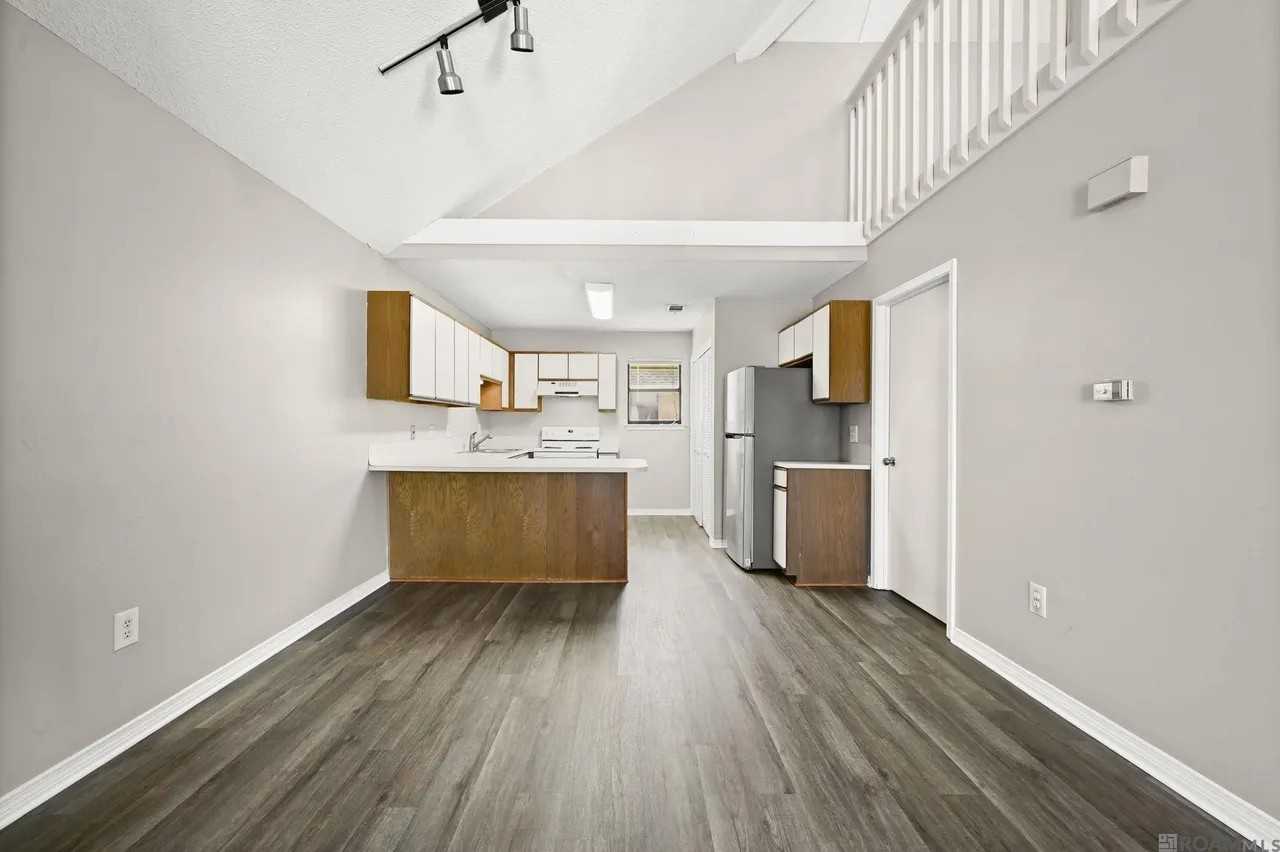 5141 Butter Creek Ln #208 - Photo 5 of 18