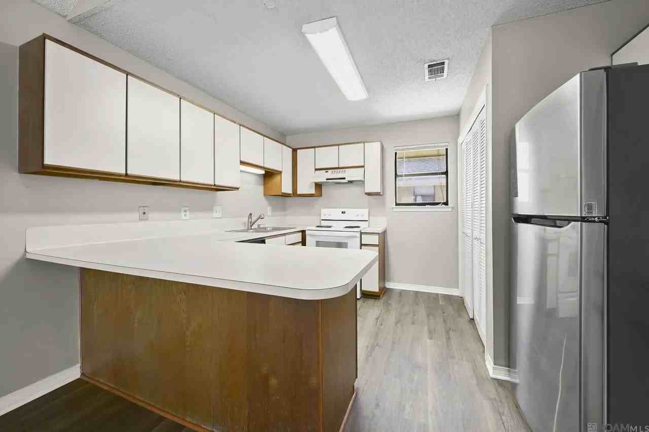 5141 Butter Creek Ln #208 - Photo 6 of 18