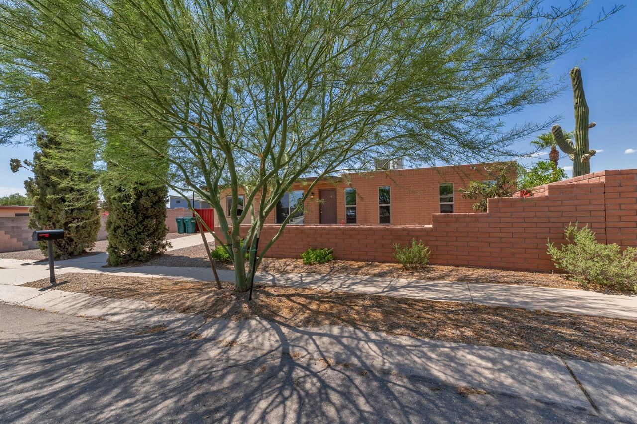 4000 W Orangewood Dr - Photo 2 of 25