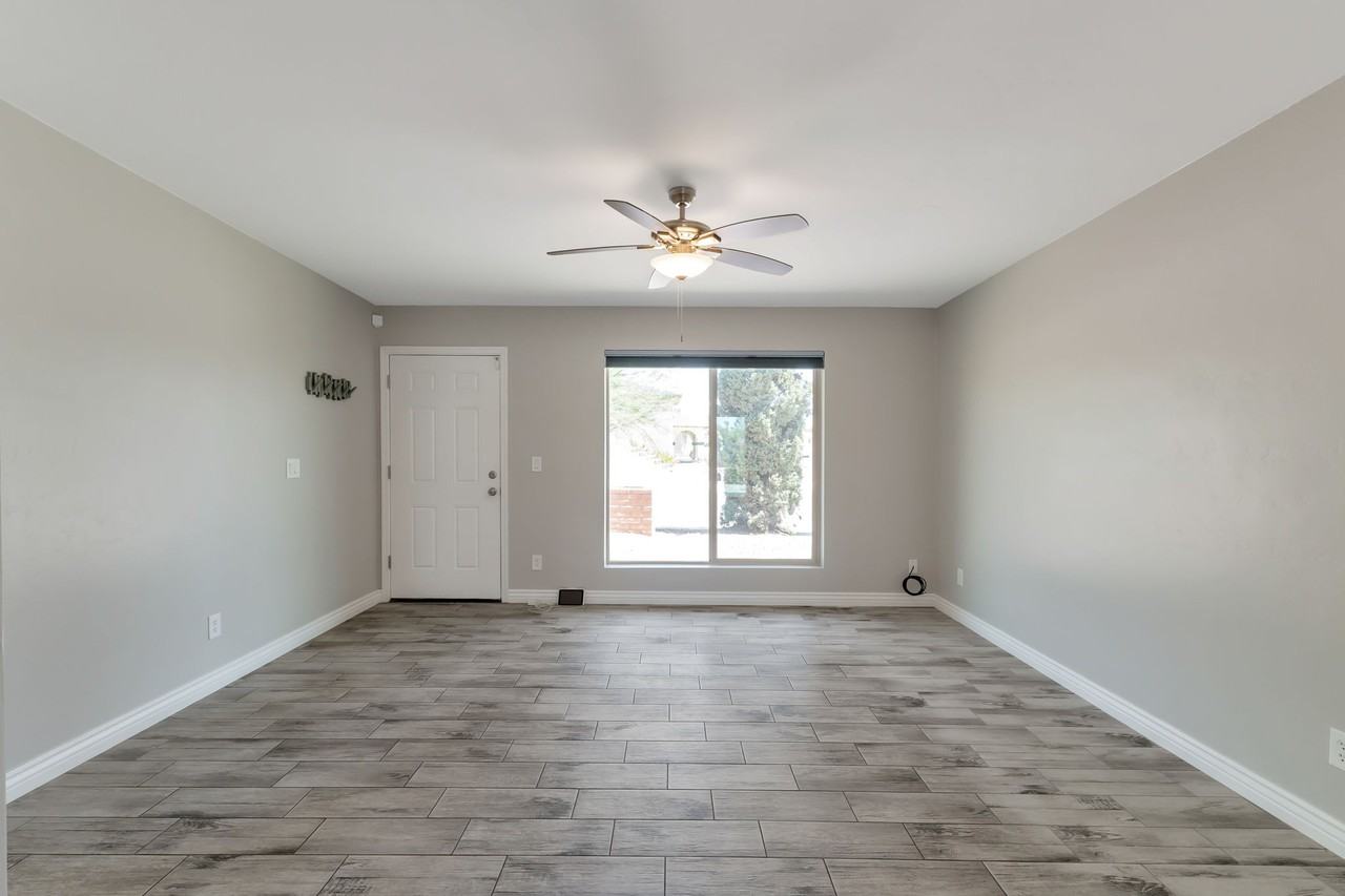 4000 W Orangewood Dr - Photo 3 of 25