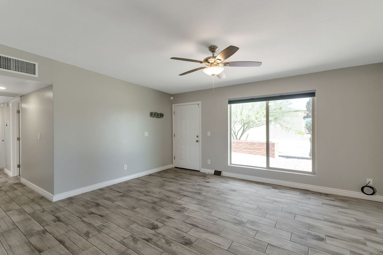 4000 W Orangewood Dr - Photo 4 of 25