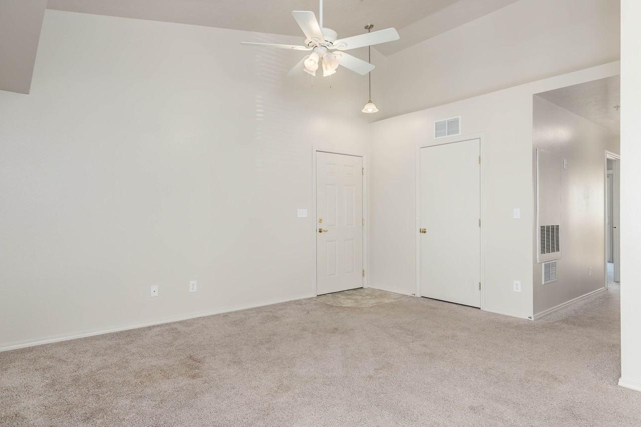3304 S Milan Ave - Photo 3 of 46