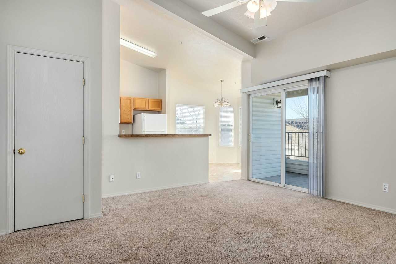 3304 S Milan Ave - Photo 6 of 46