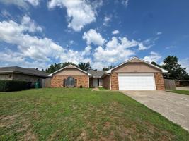 featured image of 11629 Kings Cir