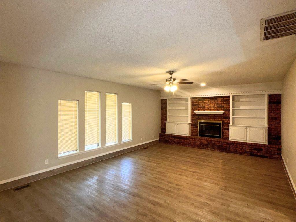 11629 Kings Cir - Photo 4 of 27