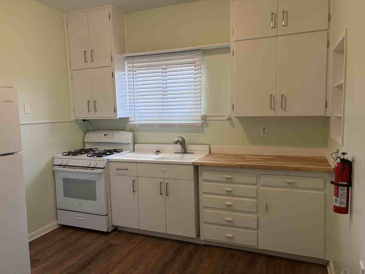 1502 Gold Ave Se - Photo 2 of 18