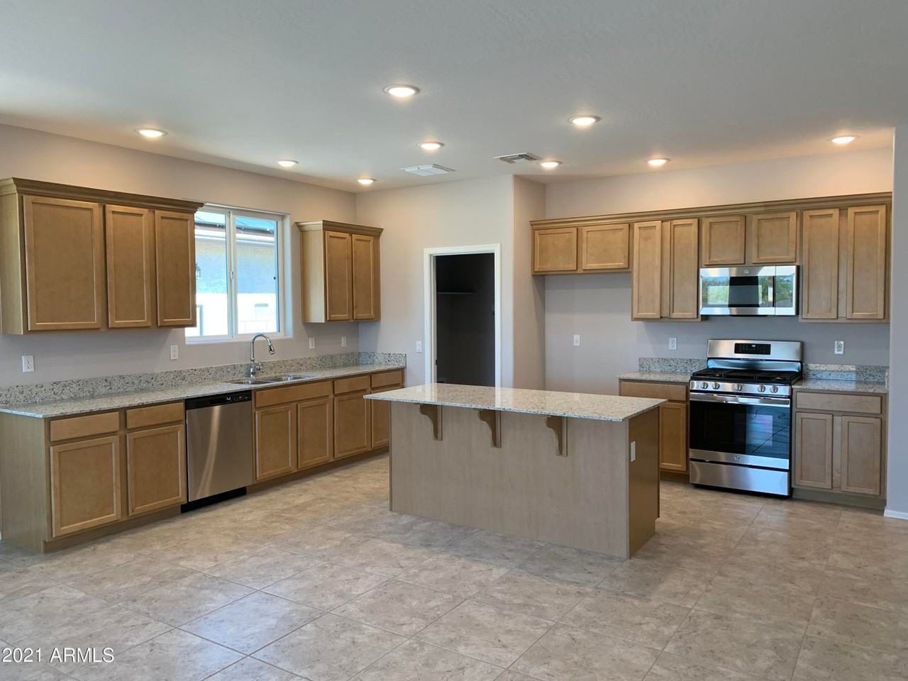 13484 W Range Mule Dr - Photo 7 of 12