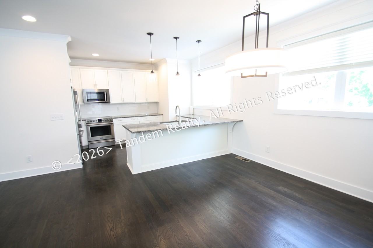 526 Wedgewood Ave - Photo 3 of 20