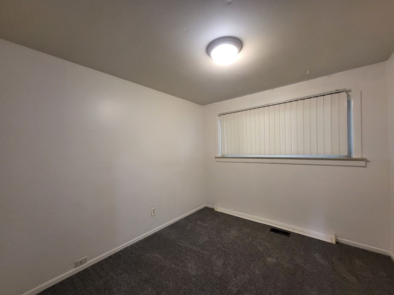 15129 Mcguire St - Photo 5 of 10