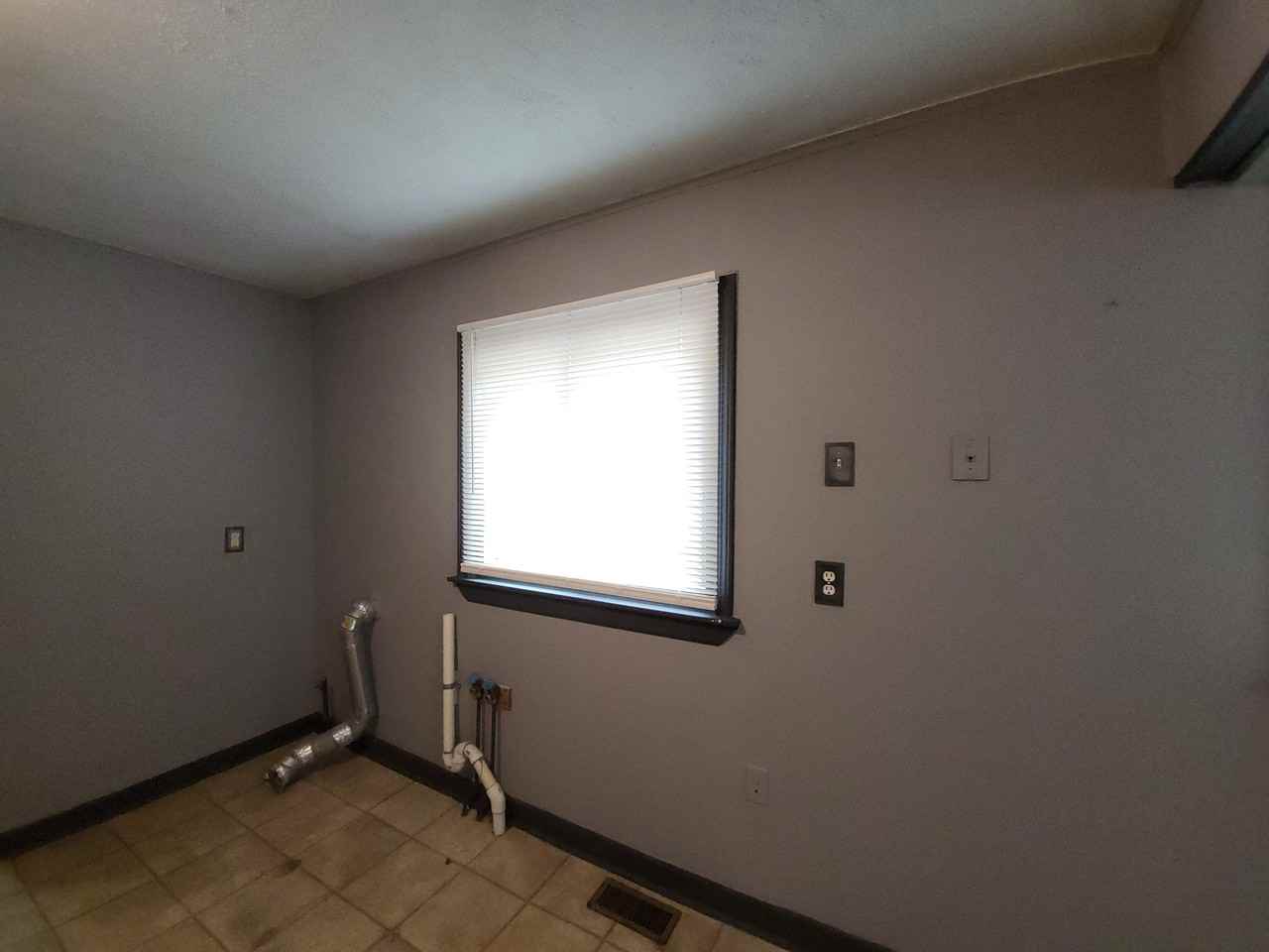 15129 Mcguire St - Photo 7 of 10