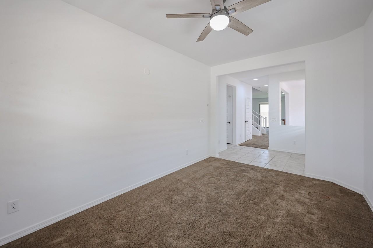 13487 N 174th Ave - Photo 7 of 50
