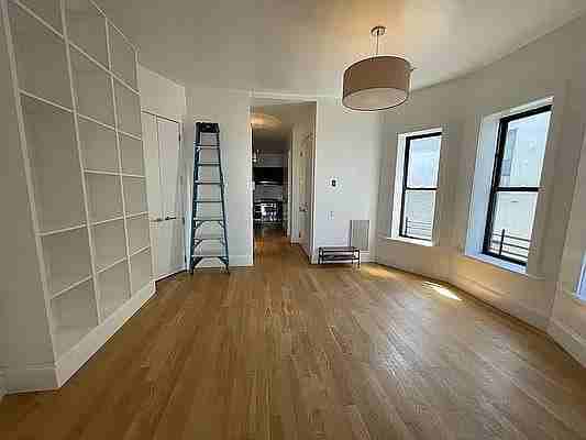1200 Pacific St - Photo 2 of 14