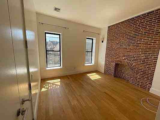 1200 Pacific St - Photo 5 of 14