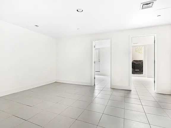 219 Withers St - Photo 6 of 8