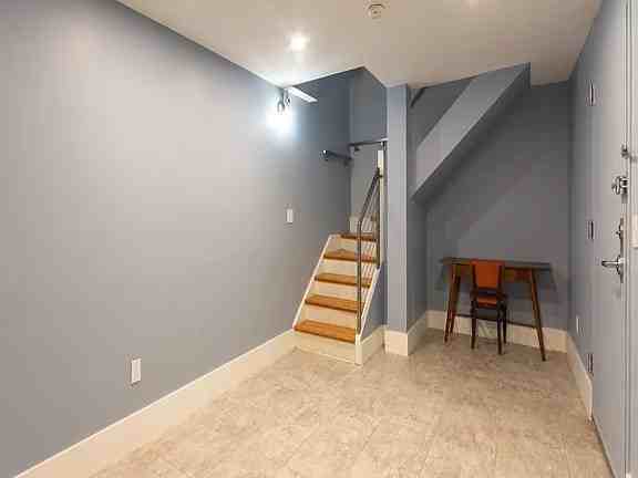218 N 8th St - Photo 7 of 9