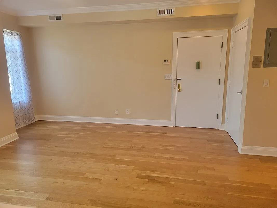 75 Kingsland Ave - Photo 4 of 10