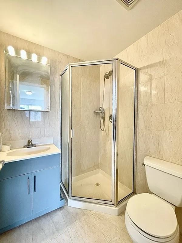863 50th St - Photo 4 of 7