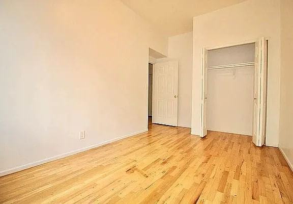 278 Willoughby Ave - Photo 2 of 13