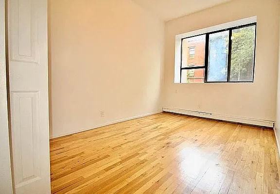 278 Willoughby Ave - Photo 3 of 13
