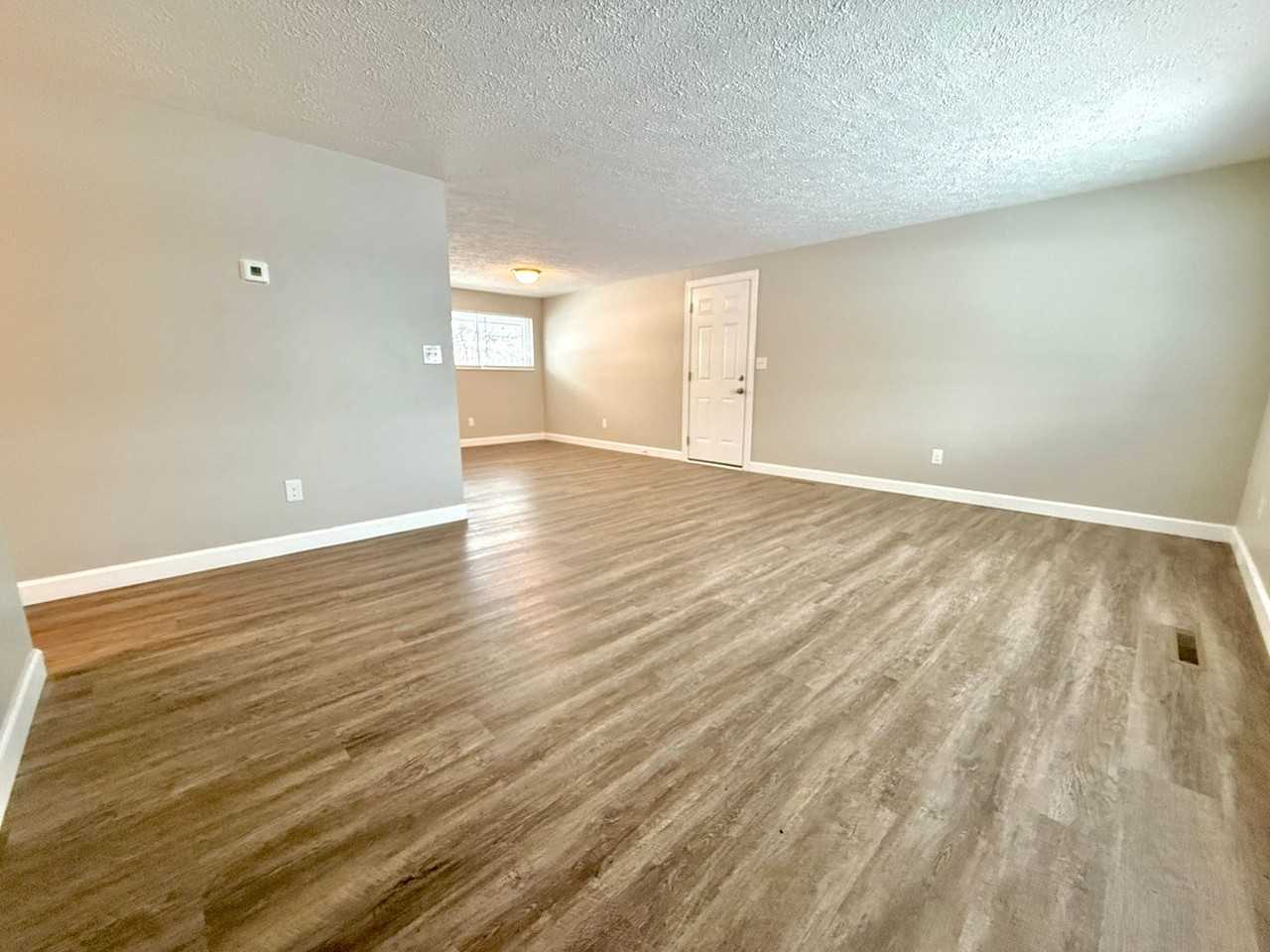 309 Lesher Dr - Photo 2 of 21