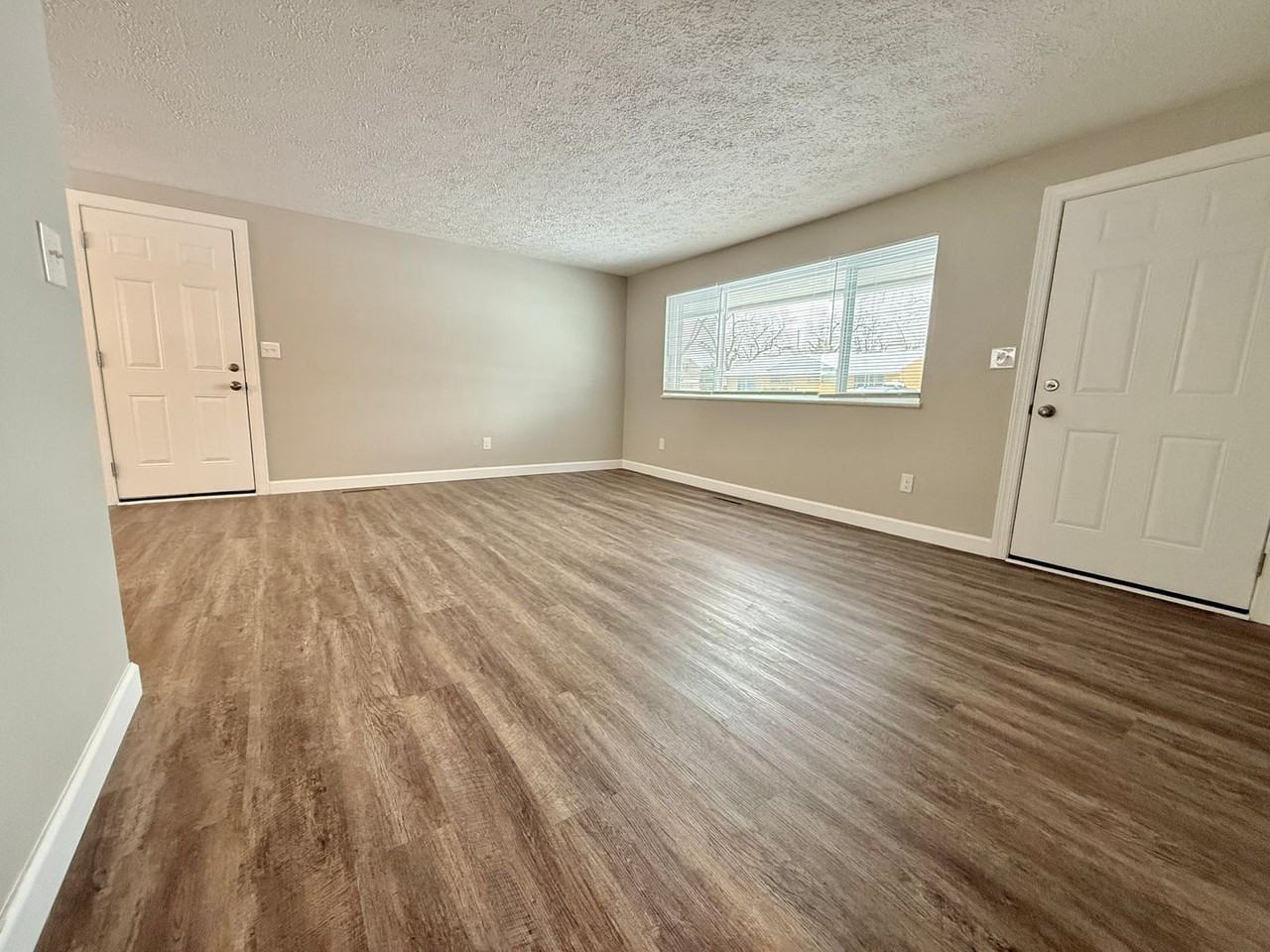 309 Lesher Dr - Photo 3 of 21