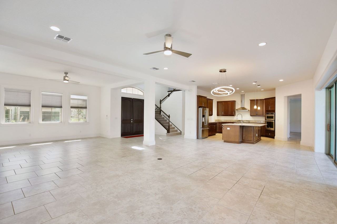 10822 Mobberley Cir - Photo 5 of 50