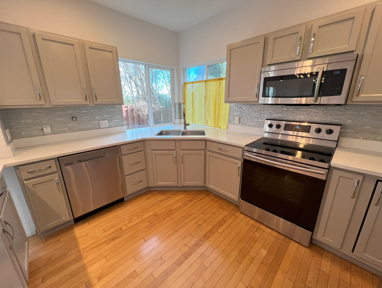 4113 S 220th Pl - Photo 3 of 32