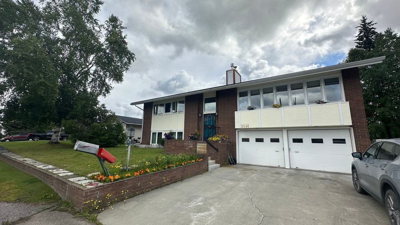 2591 Riverview Dr - Photo 2 of 15