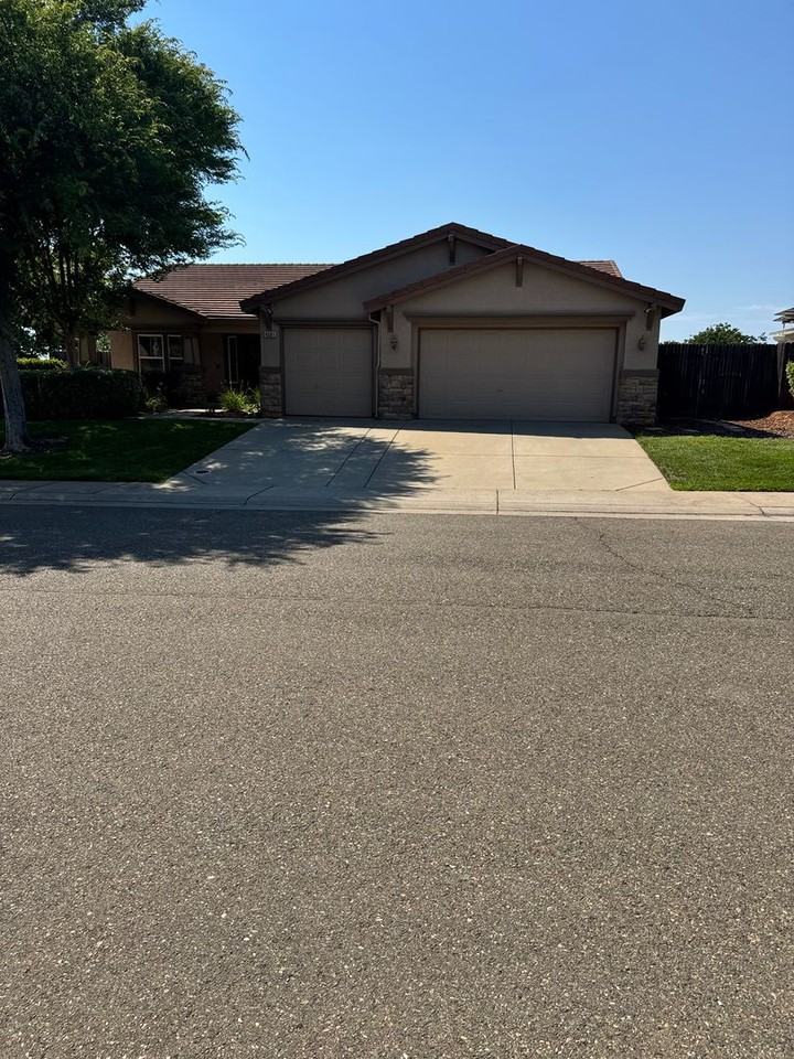 4501 Waitsfield Cir - Photo 2 of 2