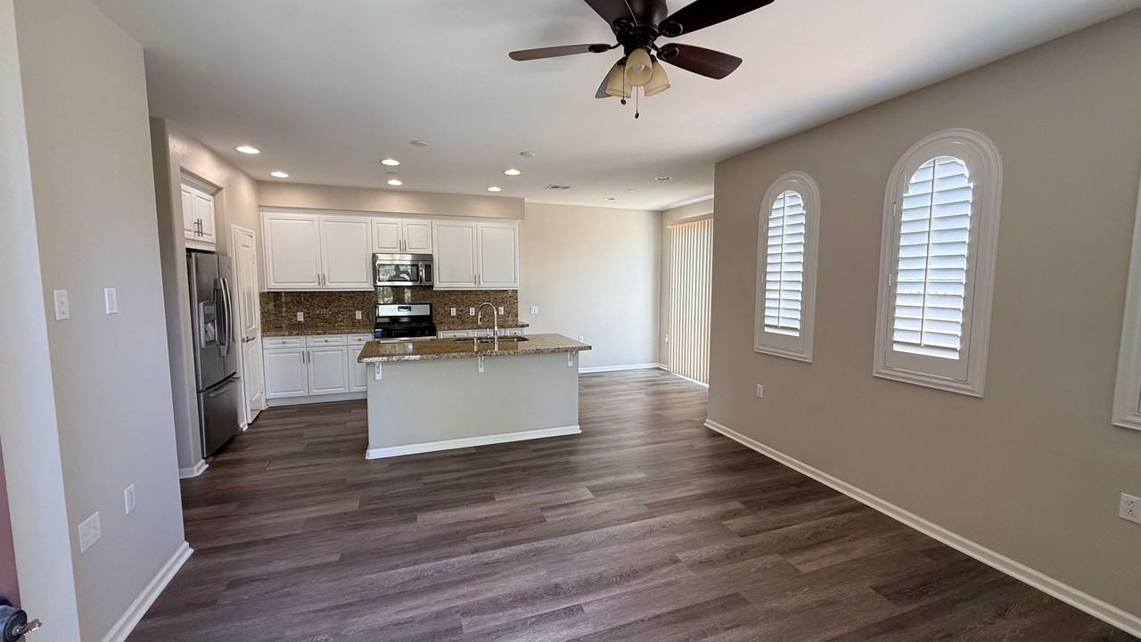 44055 Calle Luz - Photo 4 of 28