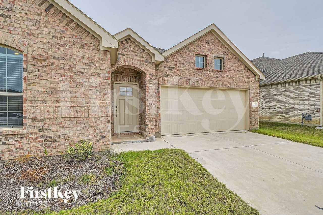 2324 Okeefe Dr - Photo 3 of 29