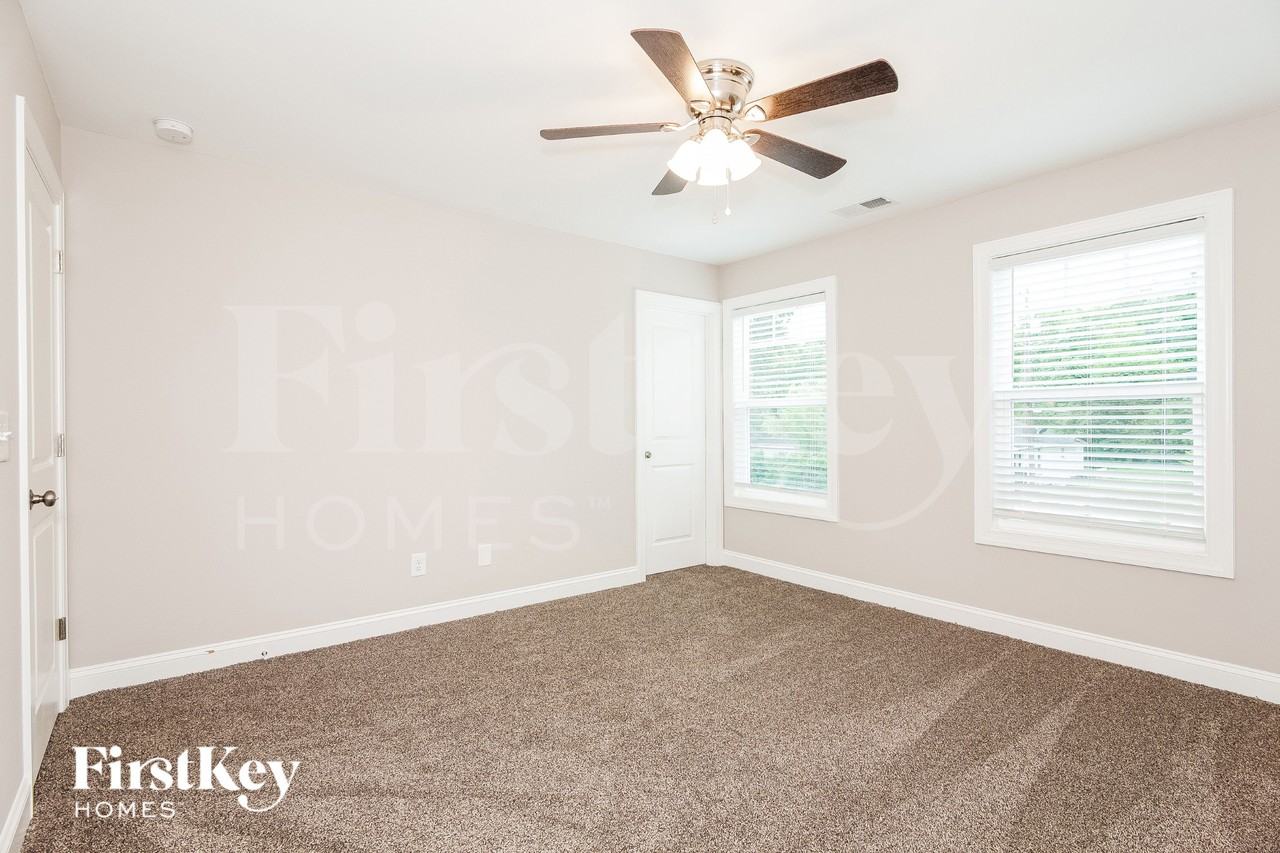 606 N Scruggs St - Photo 7 of 15