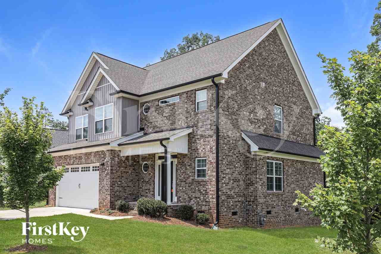 350 Prescott Dr - Photo 2 of 19
