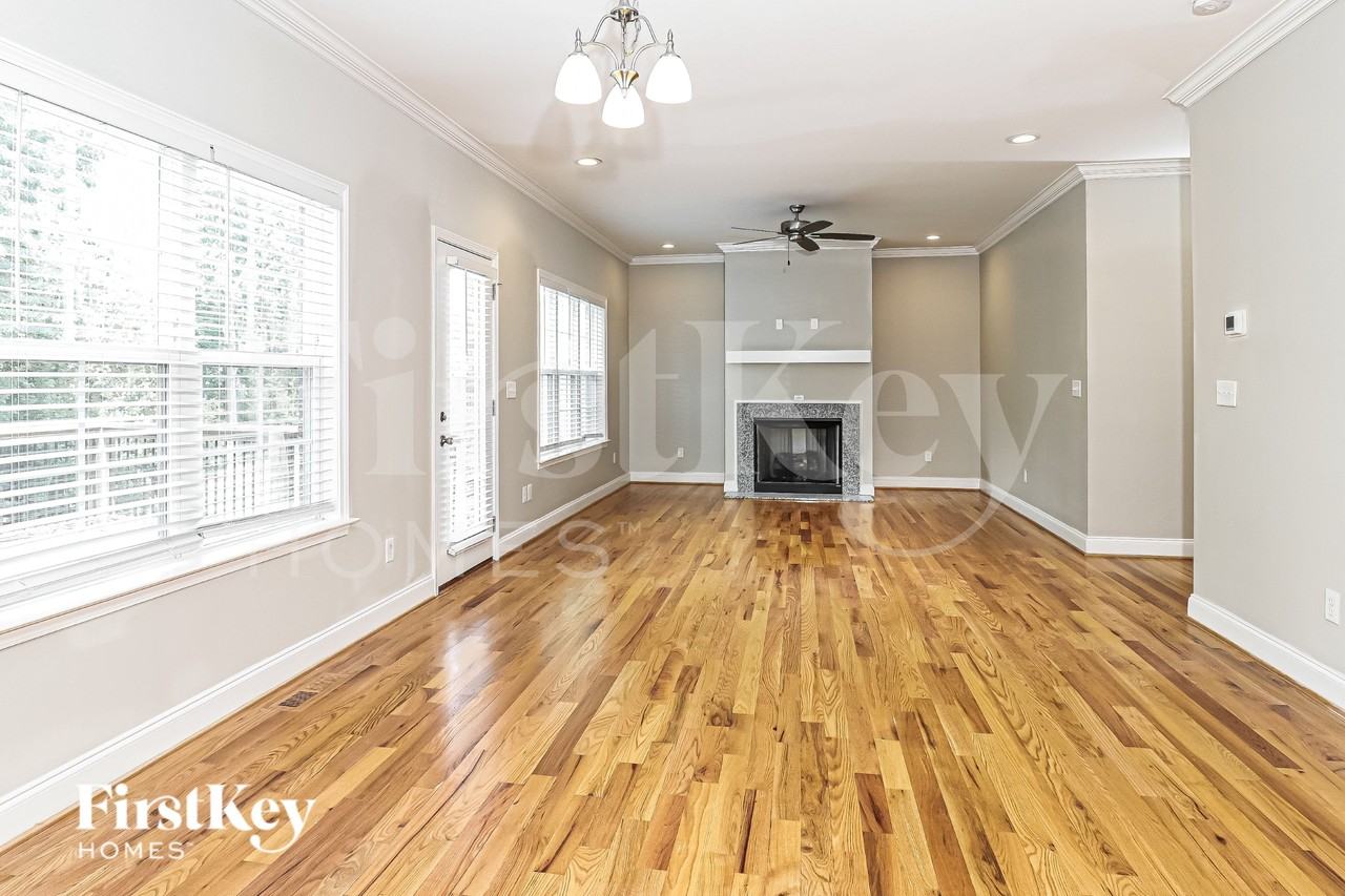 350 Prescott Dr - Photo 5 of 19