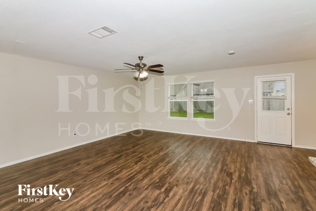 17719 Brahman Meadows Ct - Photo 3 of 19