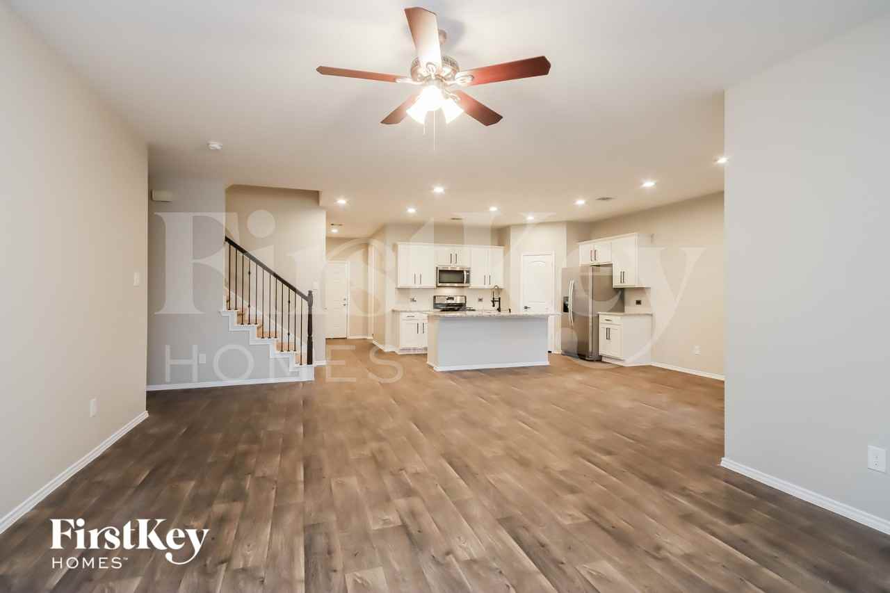 5909 Warm Bungalow Ln - Photo 4 of 15