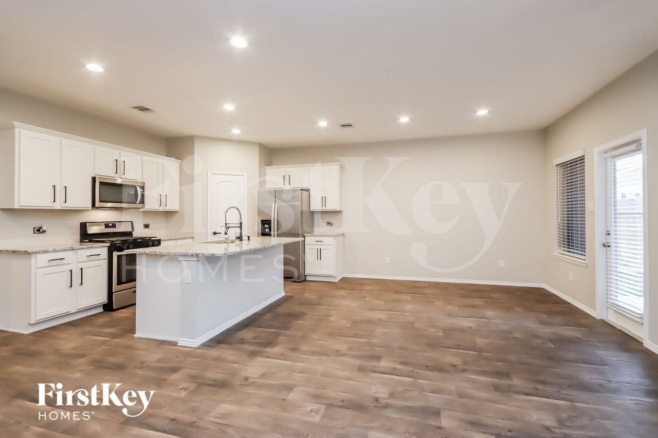 5909 Warm Bungalow Ln - Photo 5 of 15