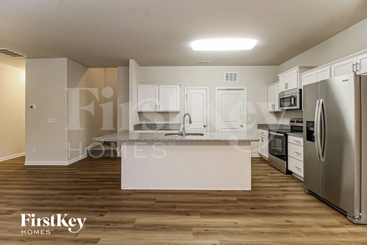 1136 Scarlett Dr - Photo 6 of 18