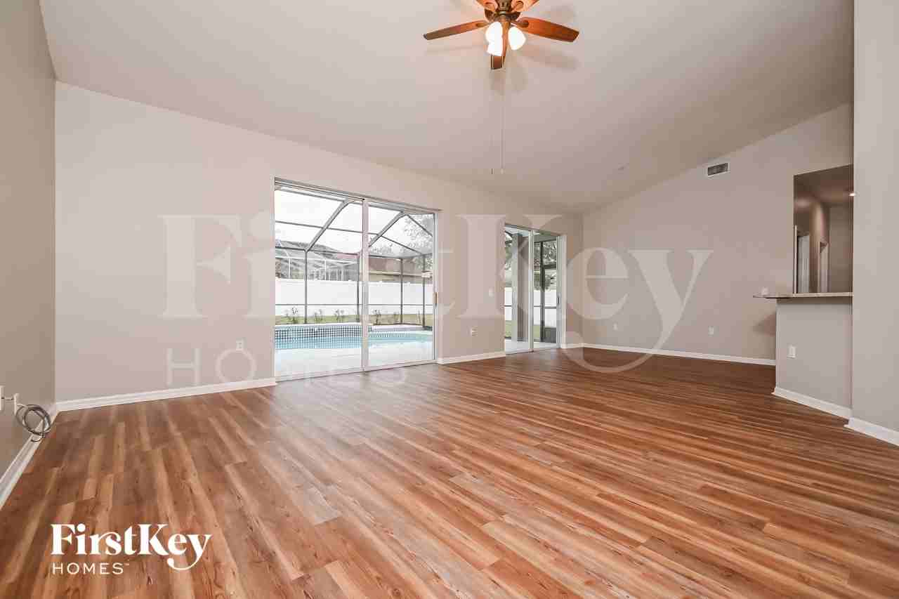 4527 Gentrice Dr - Photo 2 of 16