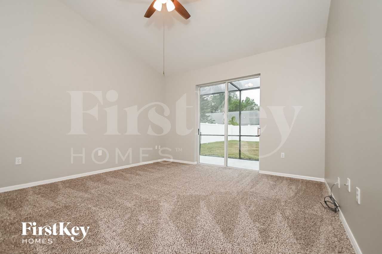 4527 Gentrice Dr - Photo 7 of 16