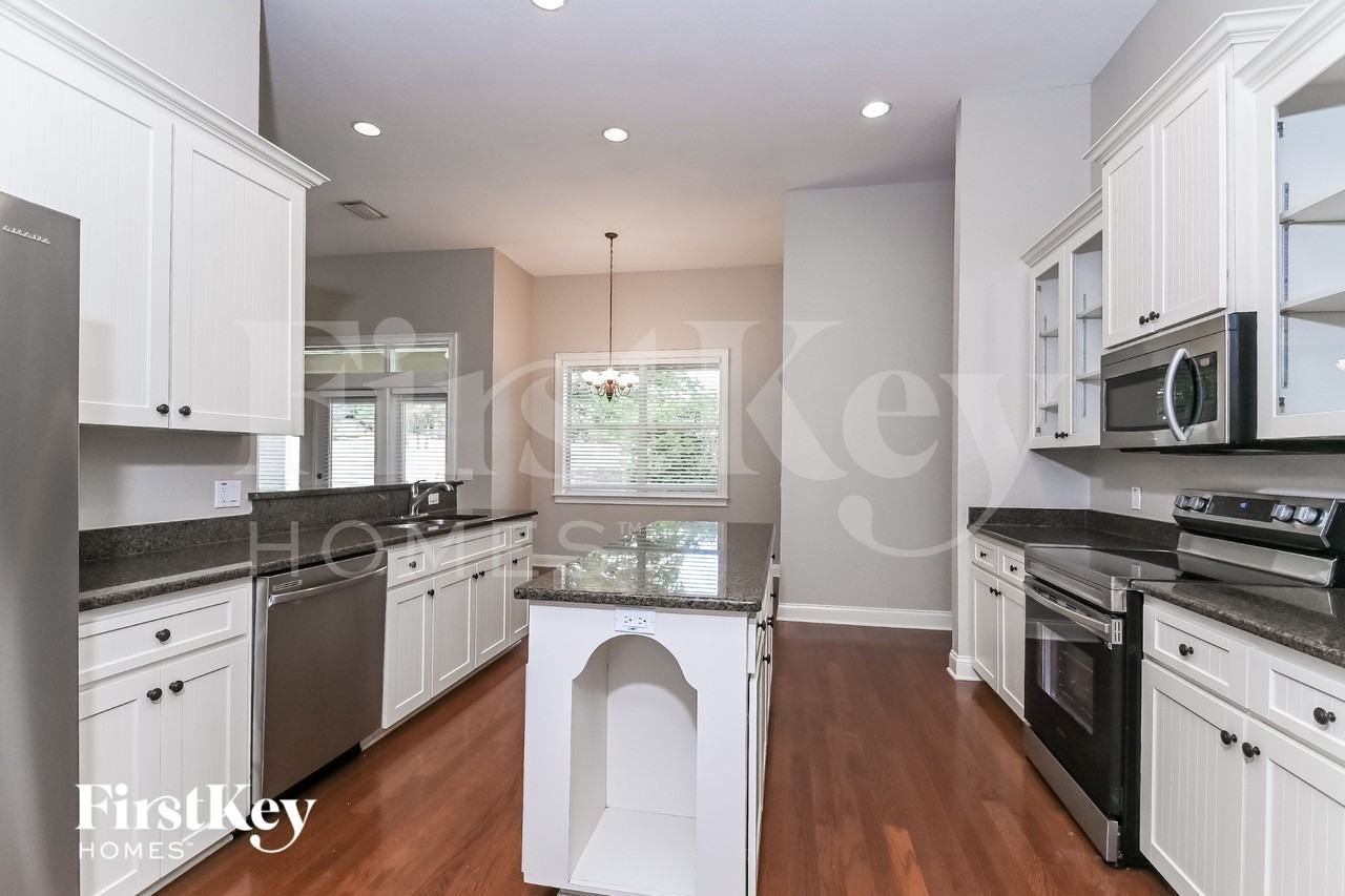 2528 Iris Ann Dr - Photo 6 of 16