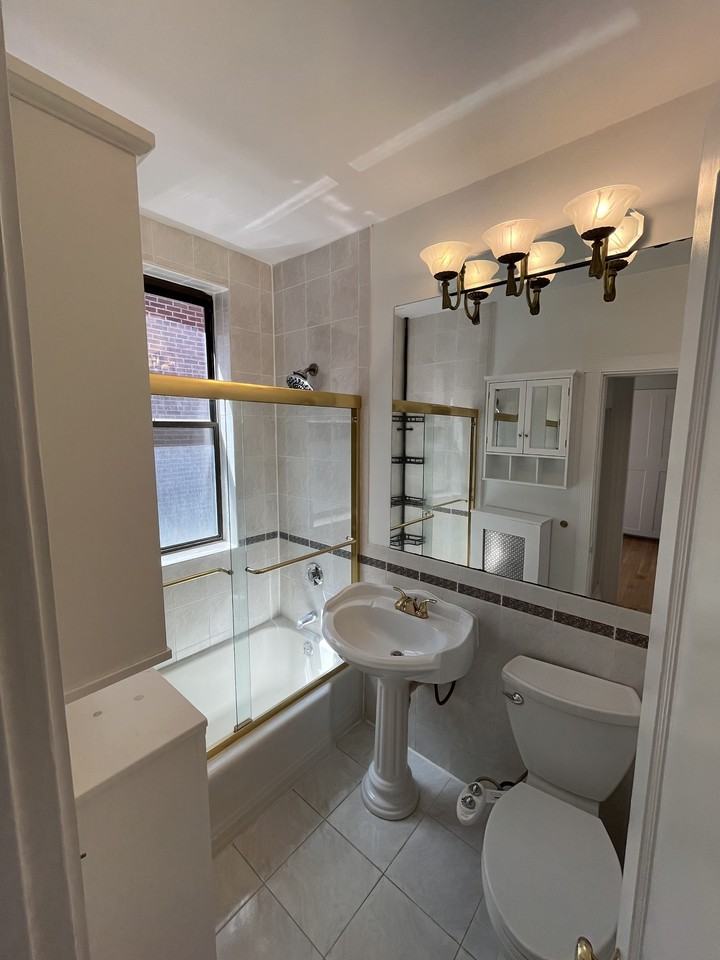 382 Commonwealth Ave #52 - Photo 3 of 19