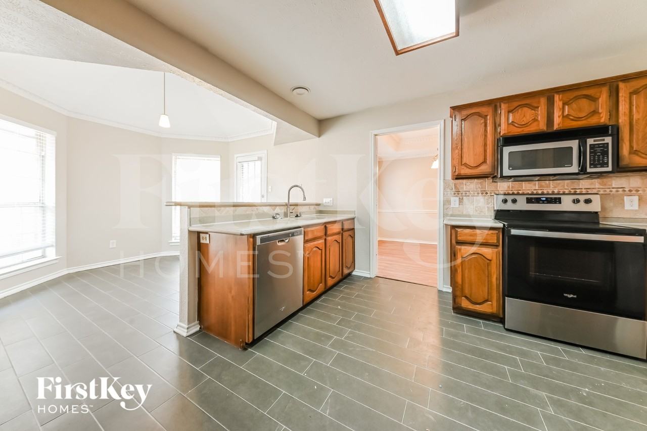 542 Renee Ln - Photo 6 of 15