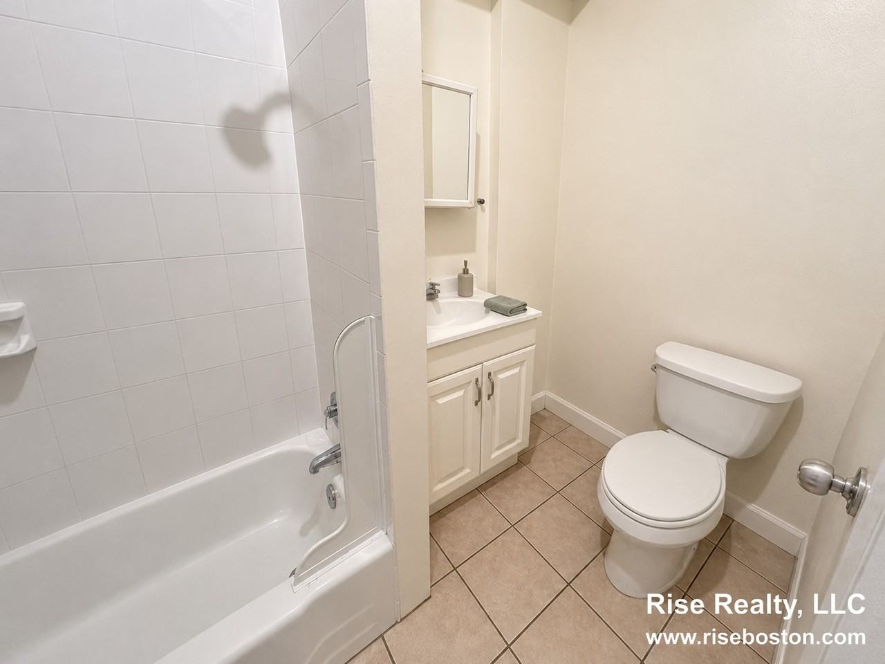 109 Windsor St #4 - Photo 4 of 13