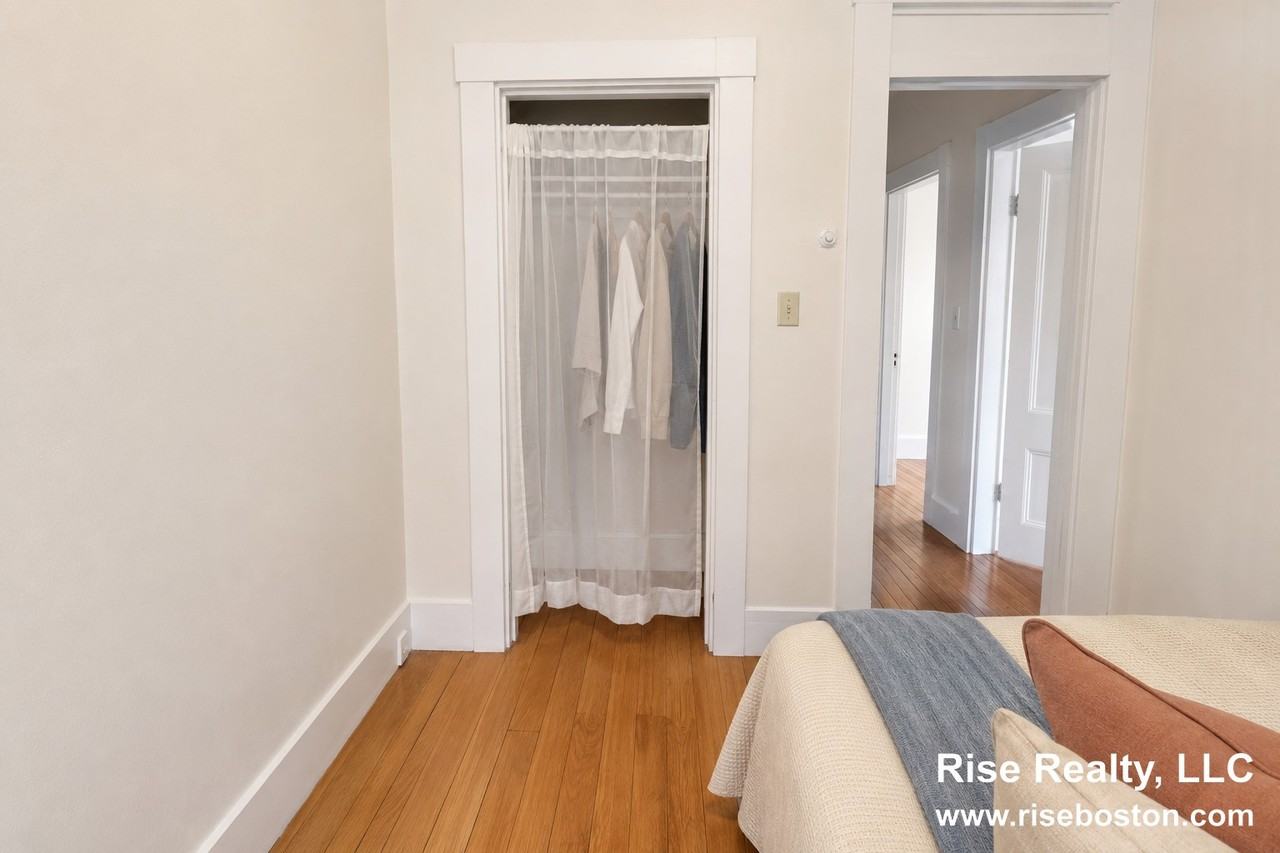 109 Windsor St #4 - Photo 6 of 13