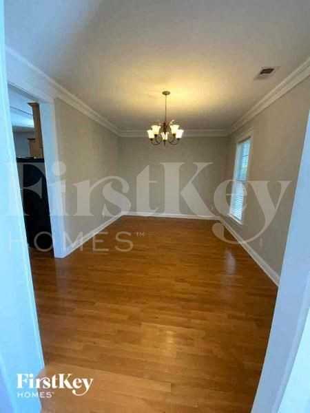 205 Barberry St - Photo 2 of 10