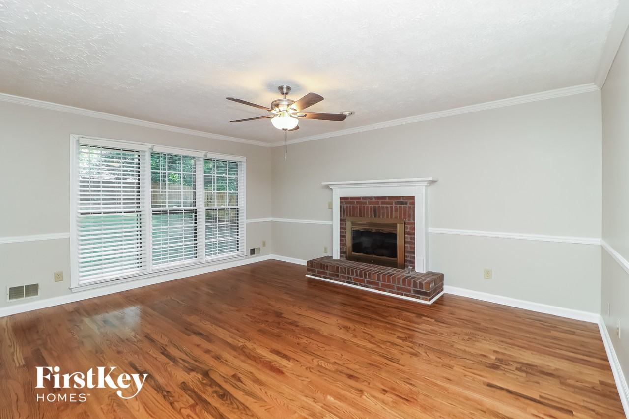 205 Timber Oak Cv - Photo 3 of 15