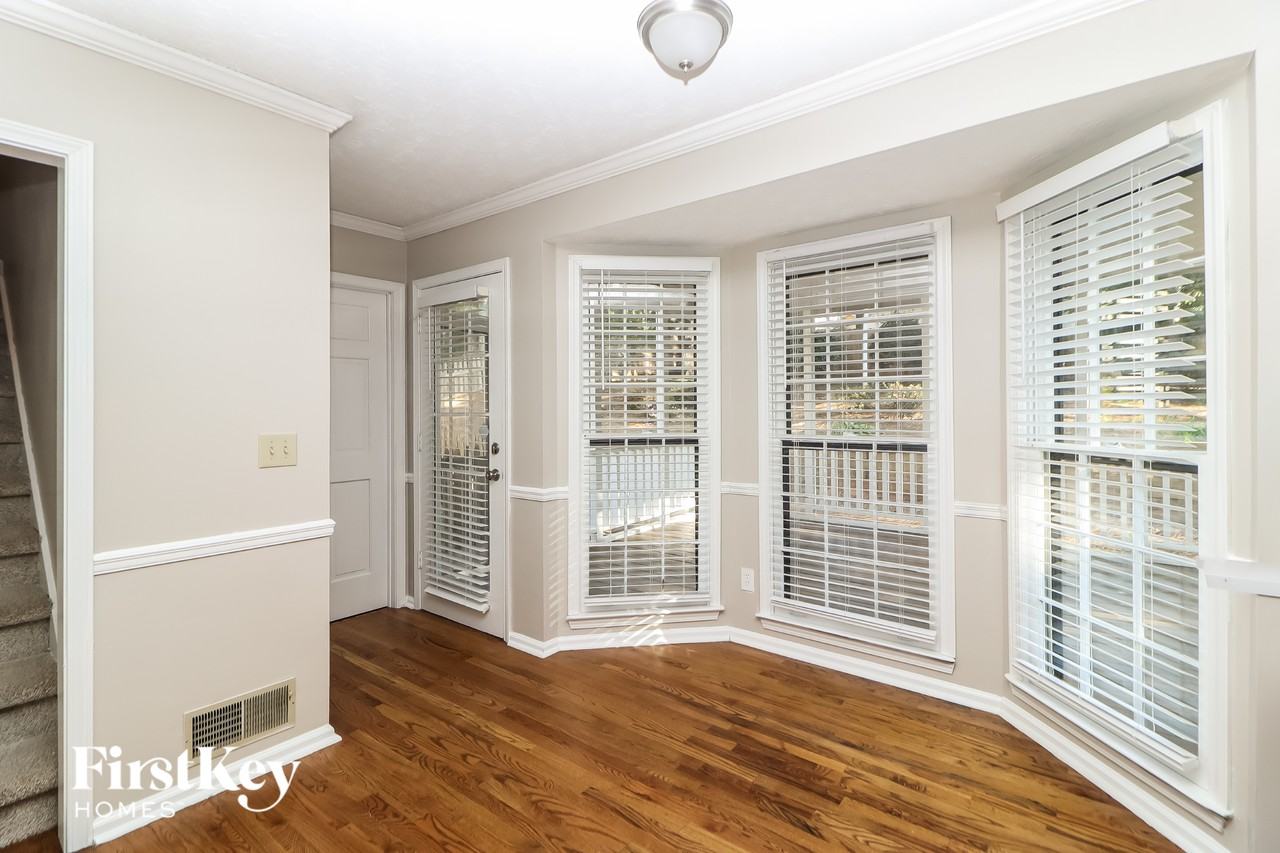 205 Timber Oak Cv - Photo 6 of 15